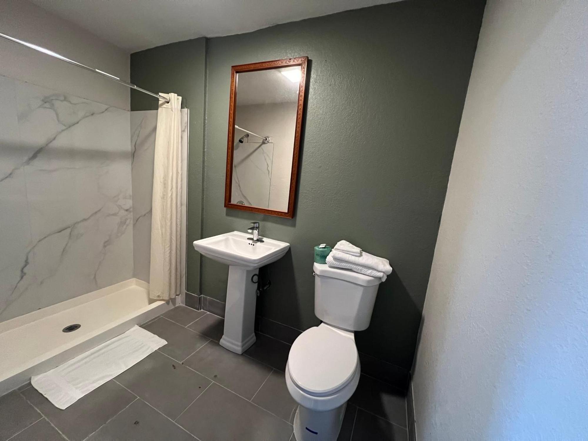 Comfort Stay Inn Куінсі Екстер'єр фото